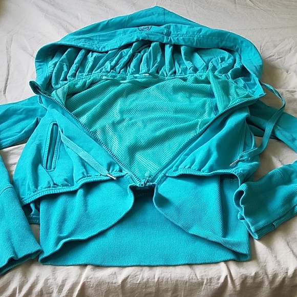 Gently Used Lululemon Short Hooded Sweater - Picture 4 of 5